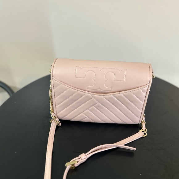 Tory Burch Purse Pink Gold Chain Quilted Leather purse - Picture 2 of 13